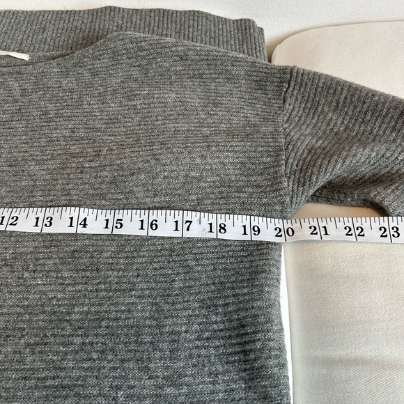 Cashmere sweater dress - Picture 11 of 15